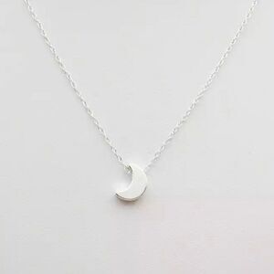 𝅺SILVER Tone Crescent Moon Chain Necklace